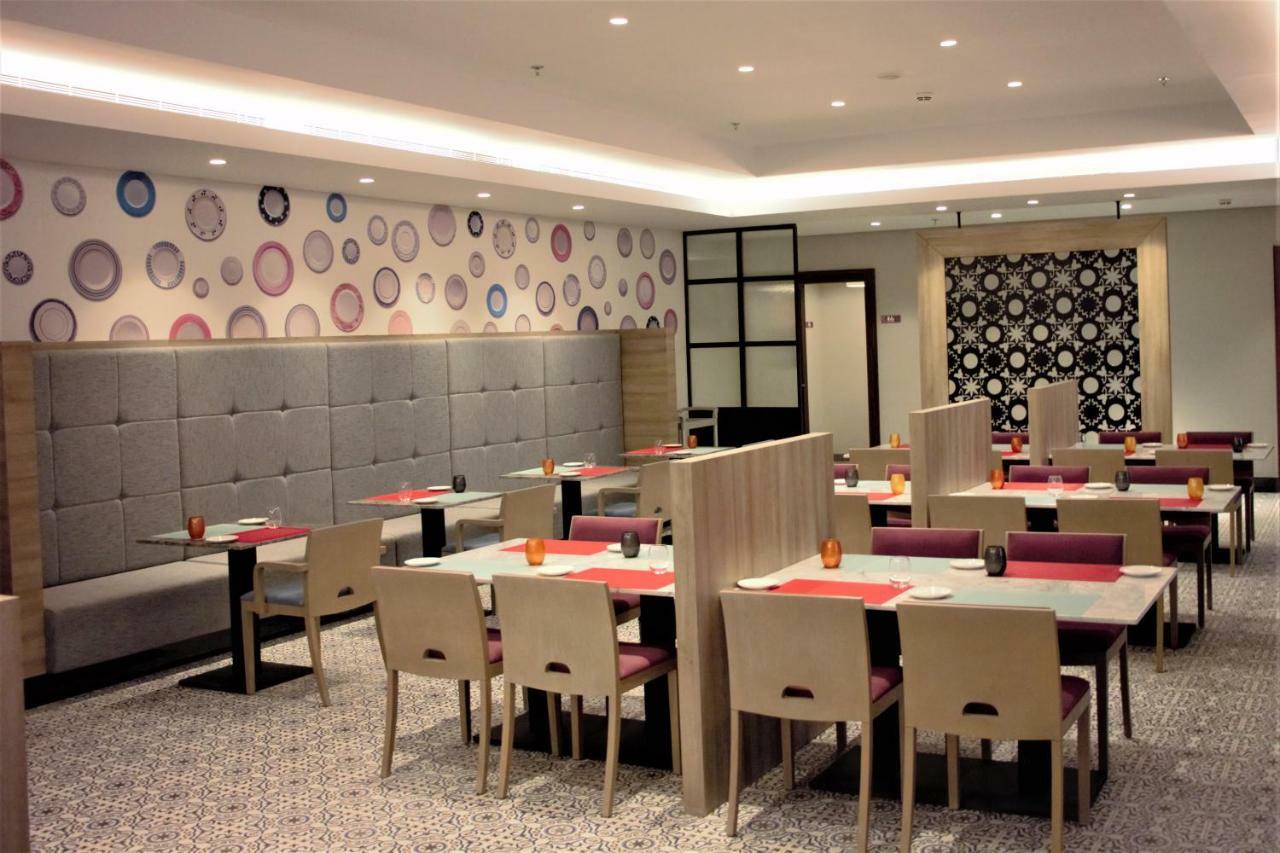 Park Inn By Radisson Makkah Aziziyah Mecca Luaran gambar The restaurant's interior